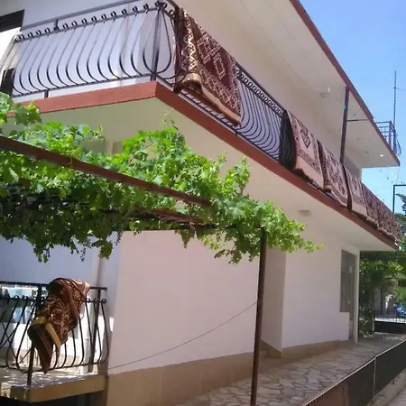 Maric Apartment *
