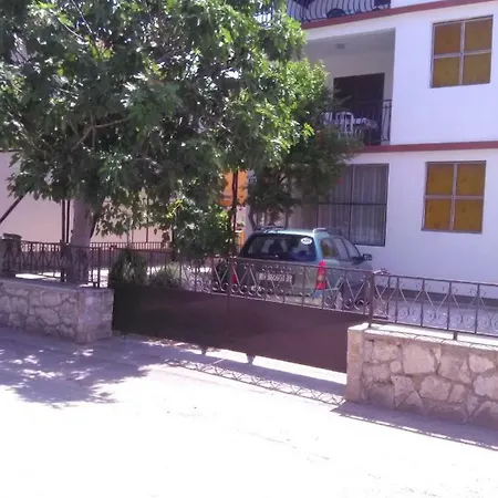 Apartment Maric *
